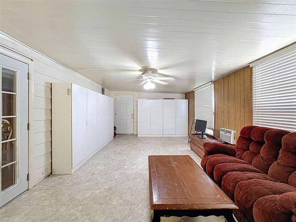 For Sale: $149,500 (2 beds, 2 baths, 1560 Square Feet)