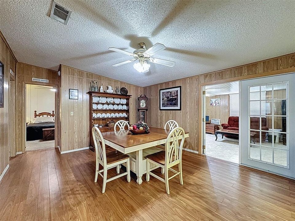 For Sale: $149,500 (2 beds, 2 baths, 1560 Square Feet)