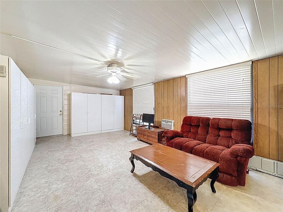 For Sale: $149,500 (2 beds, 2 baths, 1560 Square Feet)