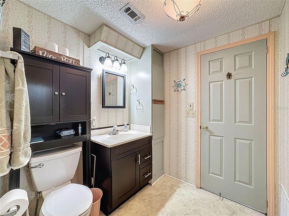 For Sale: $149,500 (2 beds, 2 baths, 1560 Square Feet)