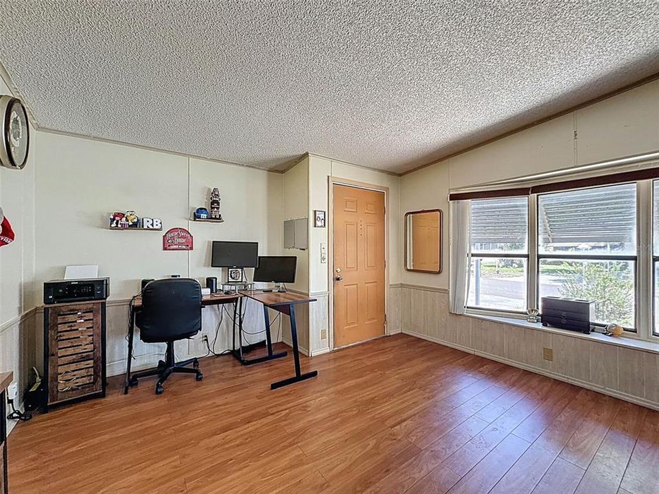 For Sale: $149,500 (2 beds, 2 baths, 1560 Square Feet)