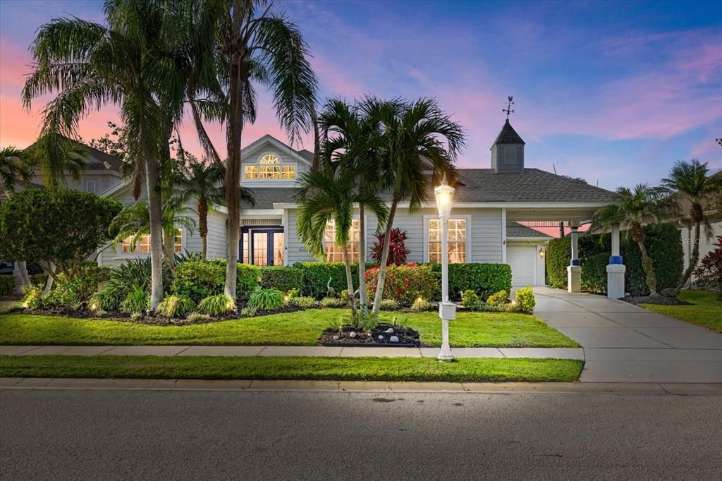 Recently Sold: $849,000 (3 beds, 2 baths, 2051 Square Feet)