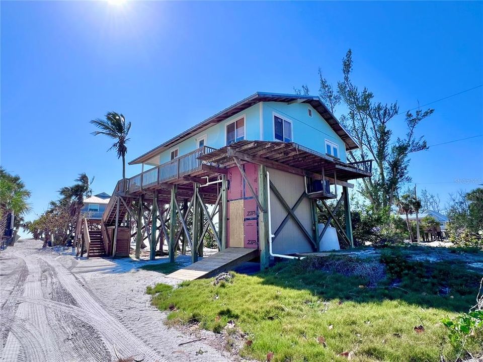 Под контрактом: $475,000 (2 спален, 1 ванн, 832 Квадратных фут)