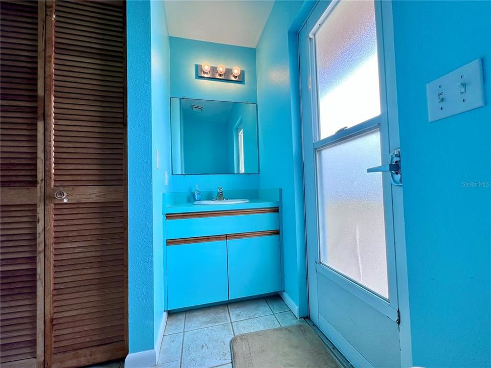 Под контрактом: $475,000 (2 спален, 1 ванн, 832 Квадратных фут)