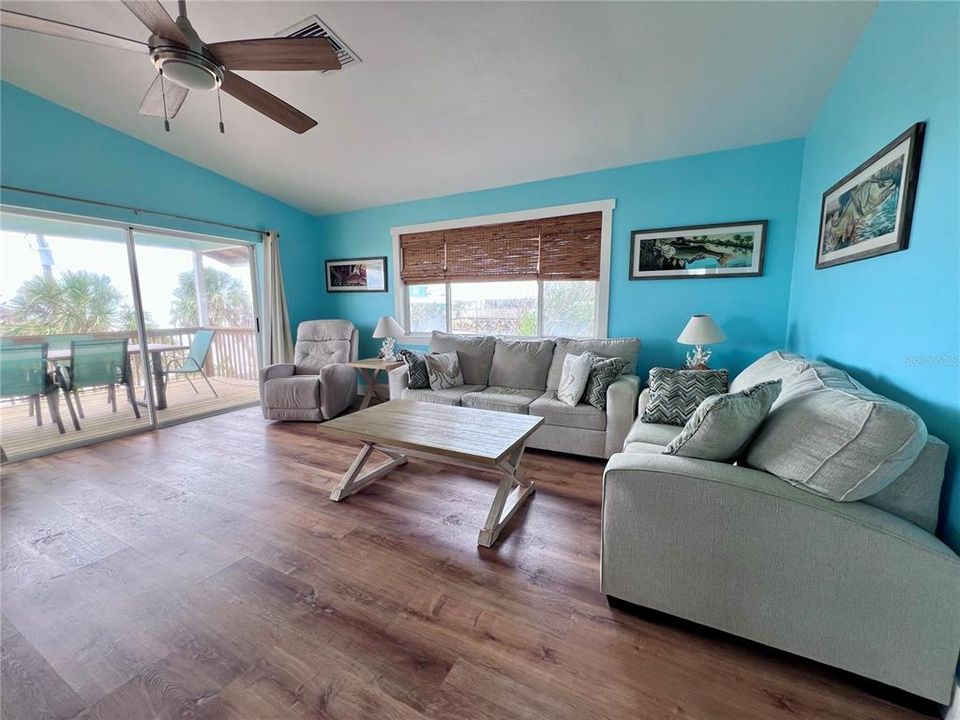 Под контрактом: $475,000 (2 спален, 1 ванн, 832 Квадратных фут)