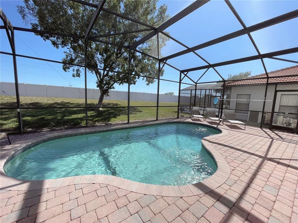 For Sale: $429,900 (4 beds, 2 baths, 2072 Square Feet)