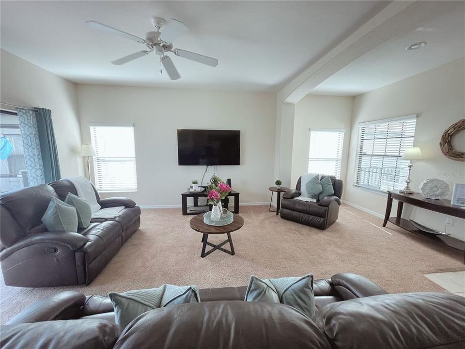 For Sale: $429,900 (4 beds, 2 baths, 2072 Square Feet)