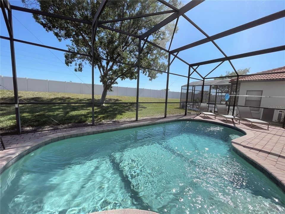 For Sale: $429,900 (4 beds, 2 baths, 2072 Square Feet)