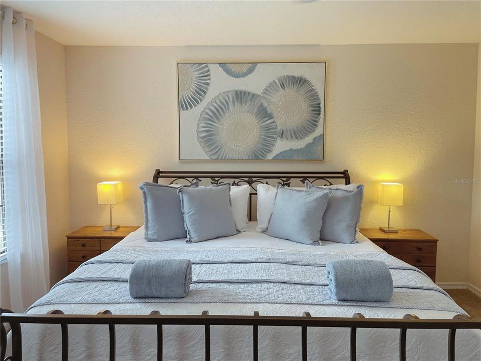 For Sale: $429,900 (4 beds, 2 baths, 2072 Square Feet)