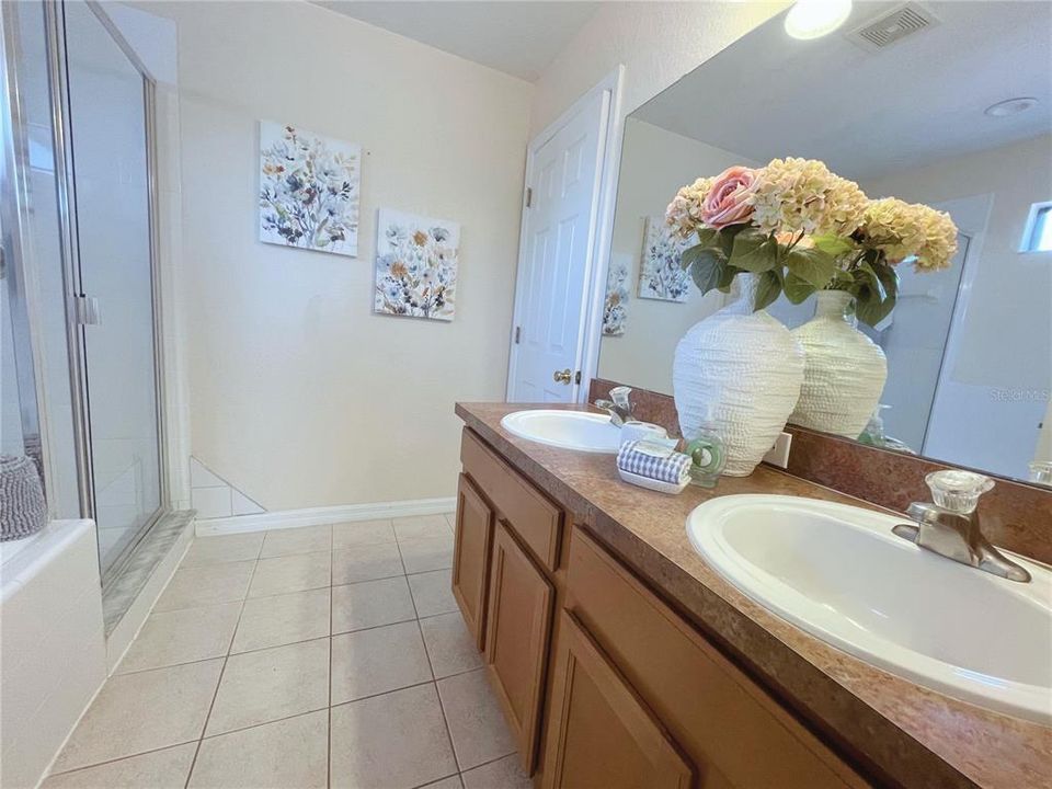 For Sale: $429,900 (4 beds, 2 baths, 2072 Square Feet)