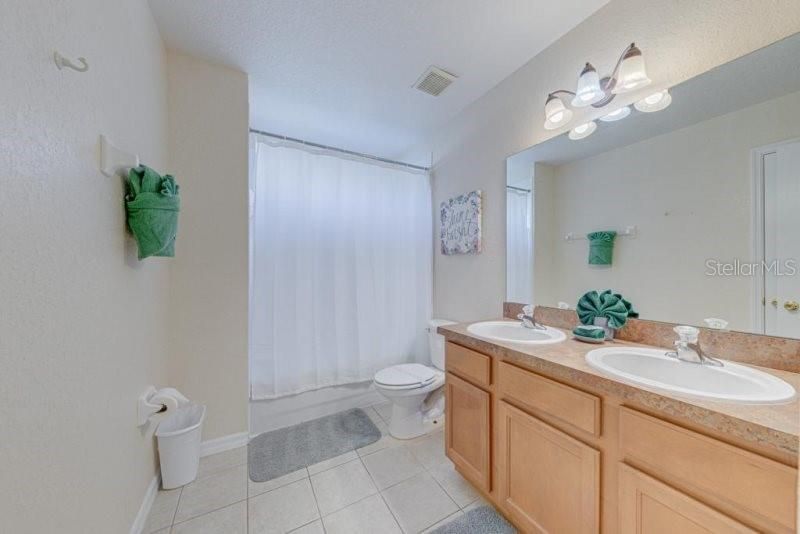 For Sale: $429,900 (4 beds, 2 baths, 2072 Square Feet)