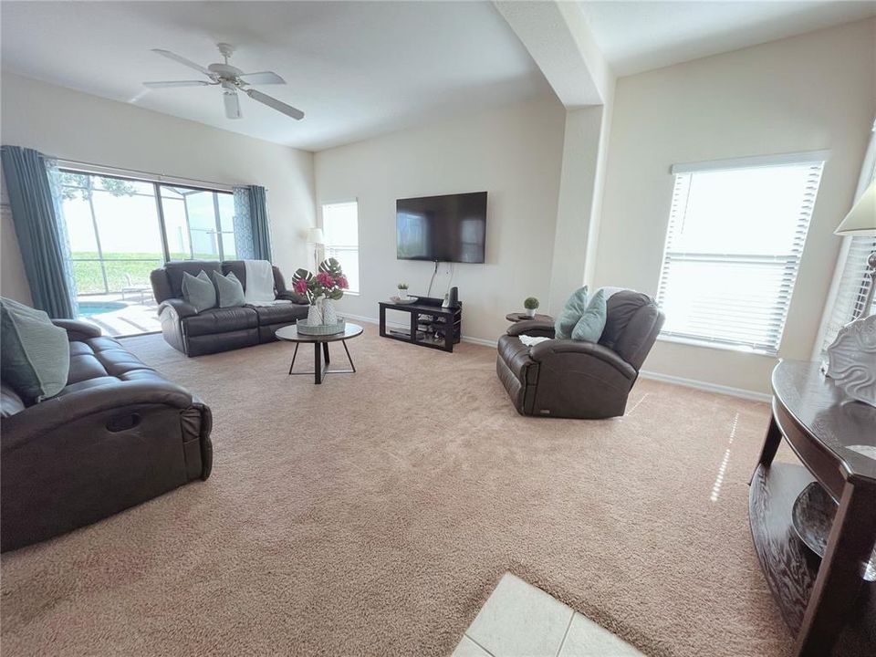 For Sale: $429,900 (4 beds, 2 baths, 2072 Square Feet)