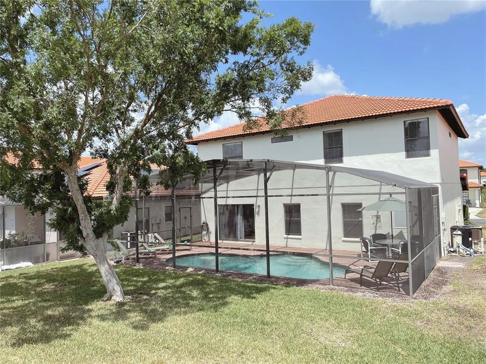 For Sale: $429,900 (4 beds, 2 baths, 2072 Square Feet)