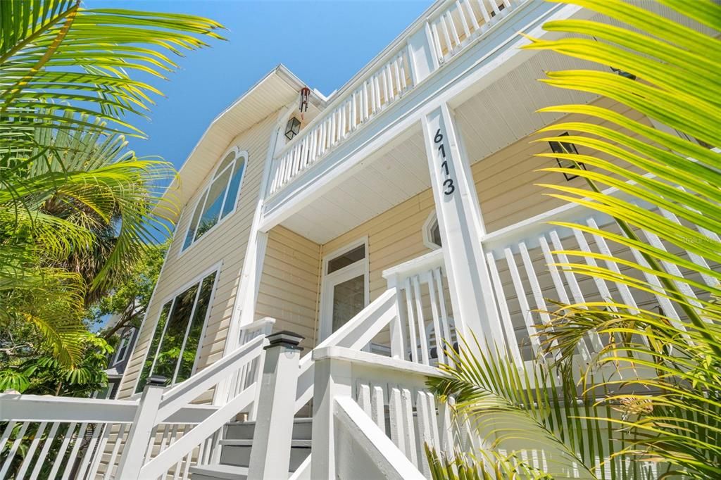 合同活跃: $1,450,000 (4 贝兹, 3 浴室, 2924 平方英尺)