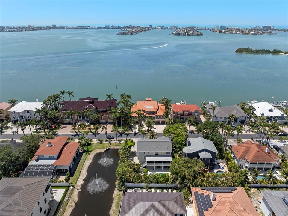 合同活跃: $1,450,000 (4 贝兹, 3 浴室, 2924 平方英尺)