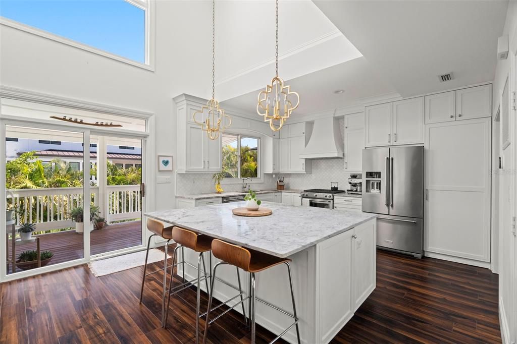 合同活跃: $1,450,000 (4 贝兹, 3 浴室, 2924 平方英尺)