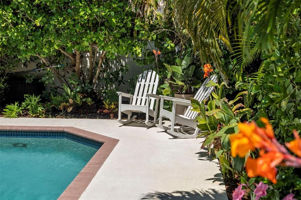 合同活跃: $1,450,000 (4 贝兹, 3 浴室, 2924 平方英尺)