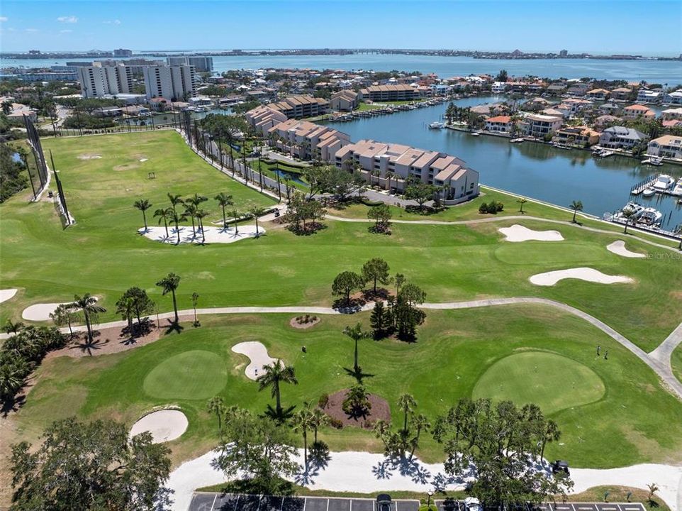 合同活跃: $1,450,000 (4 贝兹, 3 浴室, 2924 平方英尺)