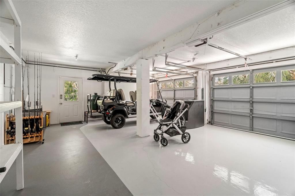 合同活跃: $1,450,000 (4 贝兹, 3 浴室, 2924 平方英尺)