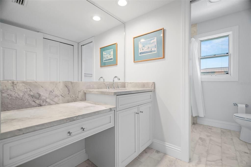 合同活跃: $1,450,000 (4 贝兹, 3 浴室, 2924 平方英尺)