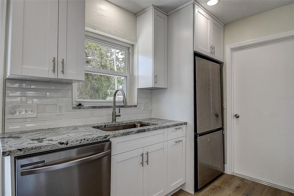 Active With Contract: $439,900 (3 beds, 2 baths, 1461 Square Feet)