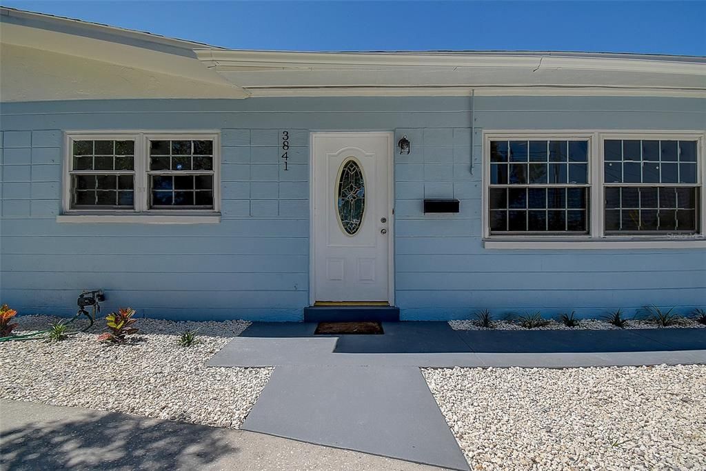 Active With Contract: $439,900 (3 beds, 2 baths, 1461 Square Feet)