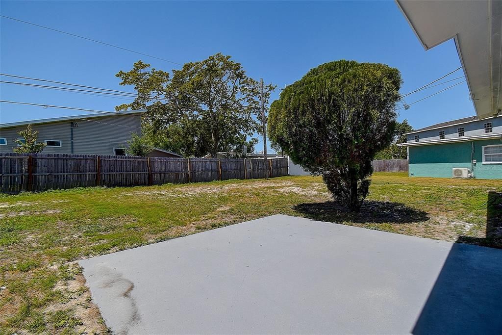 Active With Contract: $439,900 (3 beds, 2 baths, 1461 Square Feet)