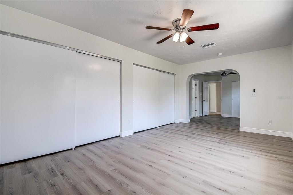 Active With Contract: $439,900 (3 beds, 2 baths, 1461 Square Feet)