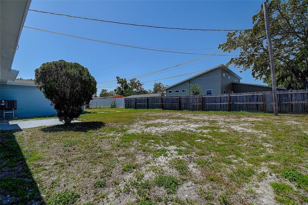 Active With Contract: $439,900 (3 beds, 2 baths, 1461 Square Feet)