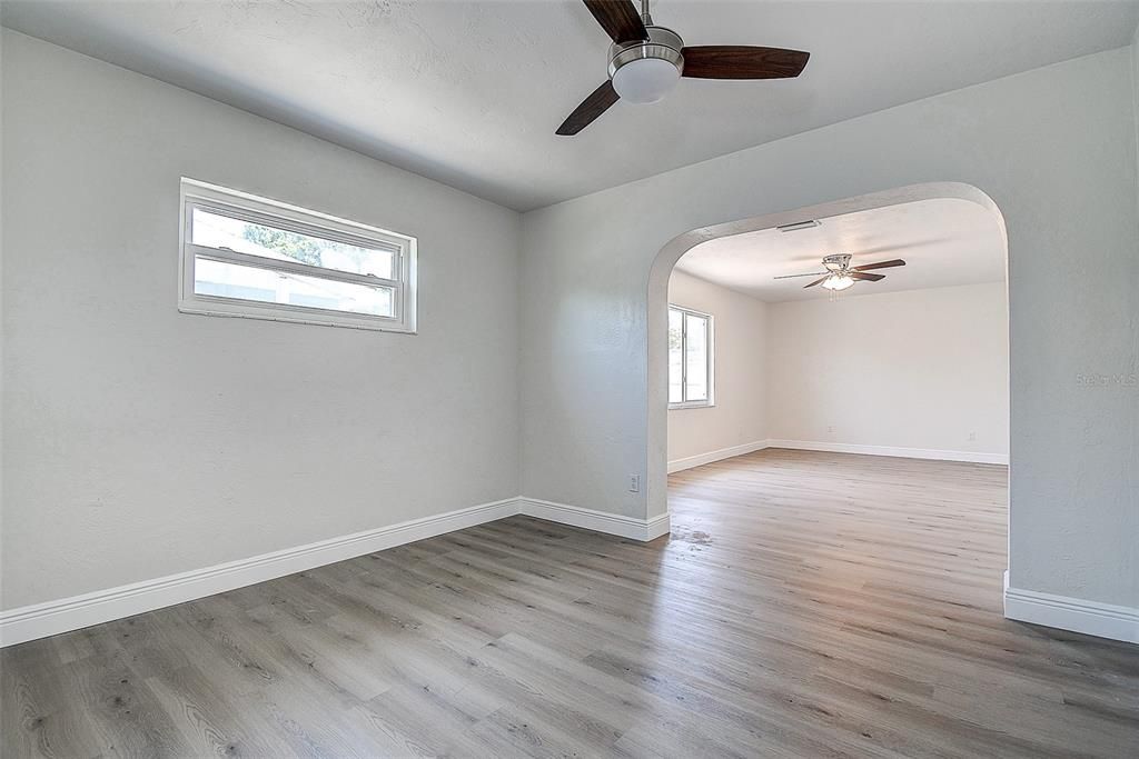 Active With Contract: $439,900 (3 beds, 2 baths, 1461 Square Feet)