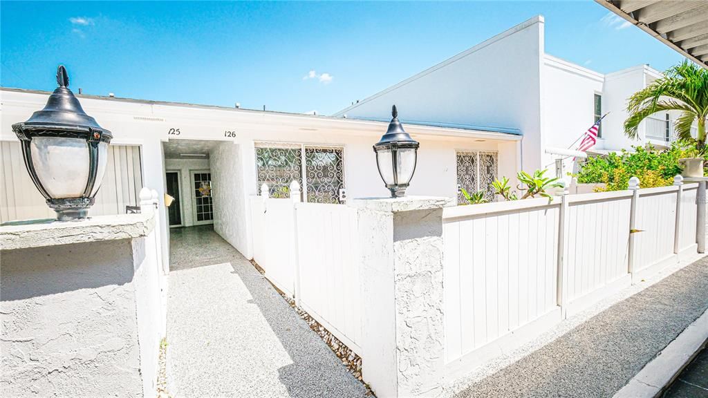 Recently Sold: $180,000 (2 beds, 2 baths, 1270 Square Feet)