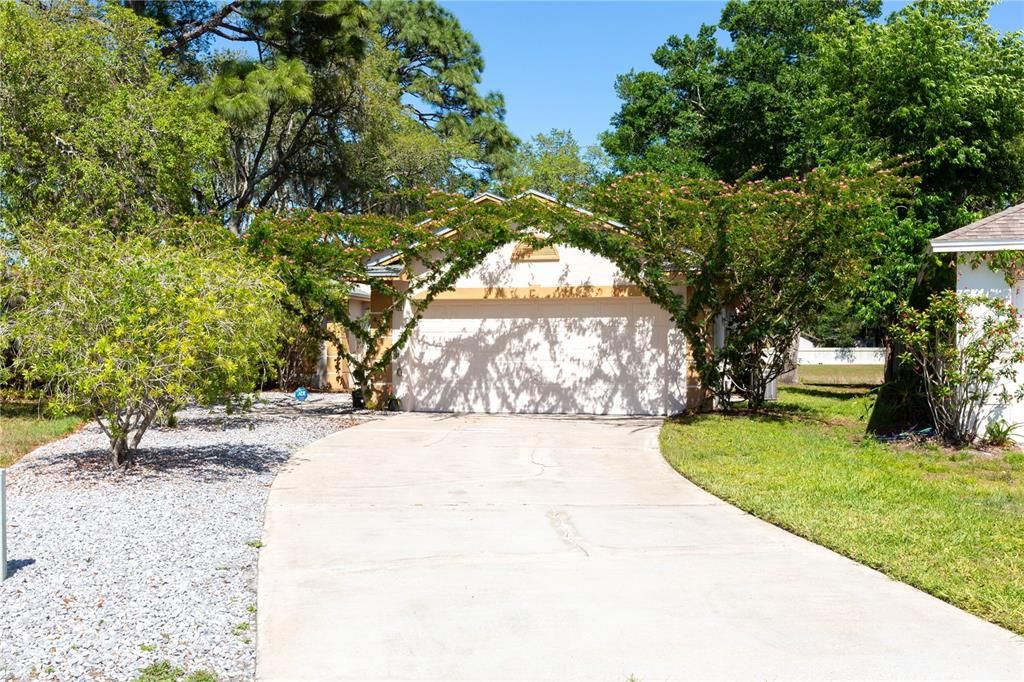 Recently Sold: $369,900 (3 beds, 2 baths, 1233 Square Feet)