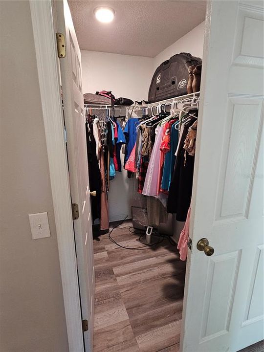 待售: $261,999 (3 贝兹, 2 浴室, 1097 平方英尺)