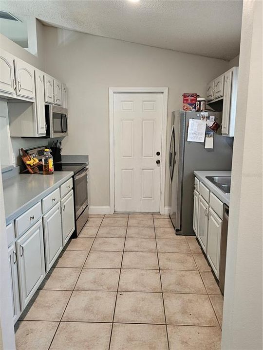 待售: $261,999 (3 贝兹, 2 浴室, 1097 平方英尺)