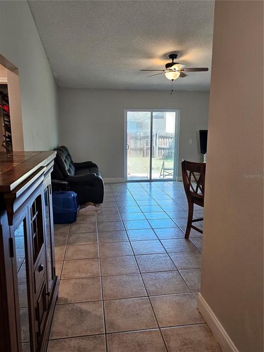 待售: $261,999 (3 贝兹, 2 浴室, 1097 平方英尺)