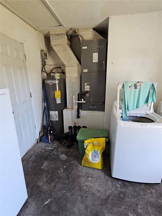 待售: $261,999 (3 贝兹, 2 浴室, 1097 平方英尺)