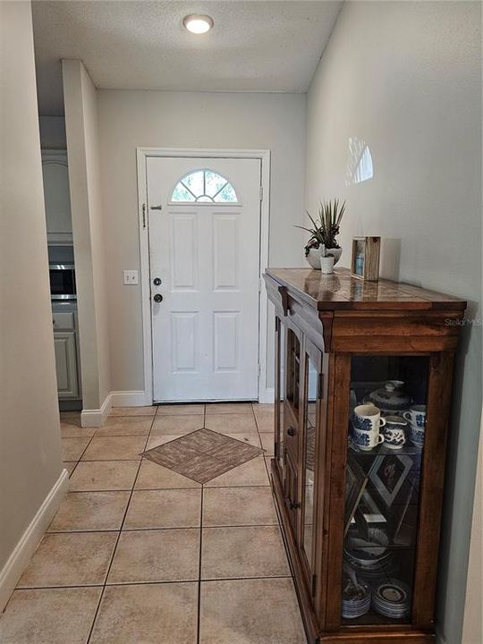 待售: $261,999 (3 贝兹, 2 浴室, 1097 平方英尺)