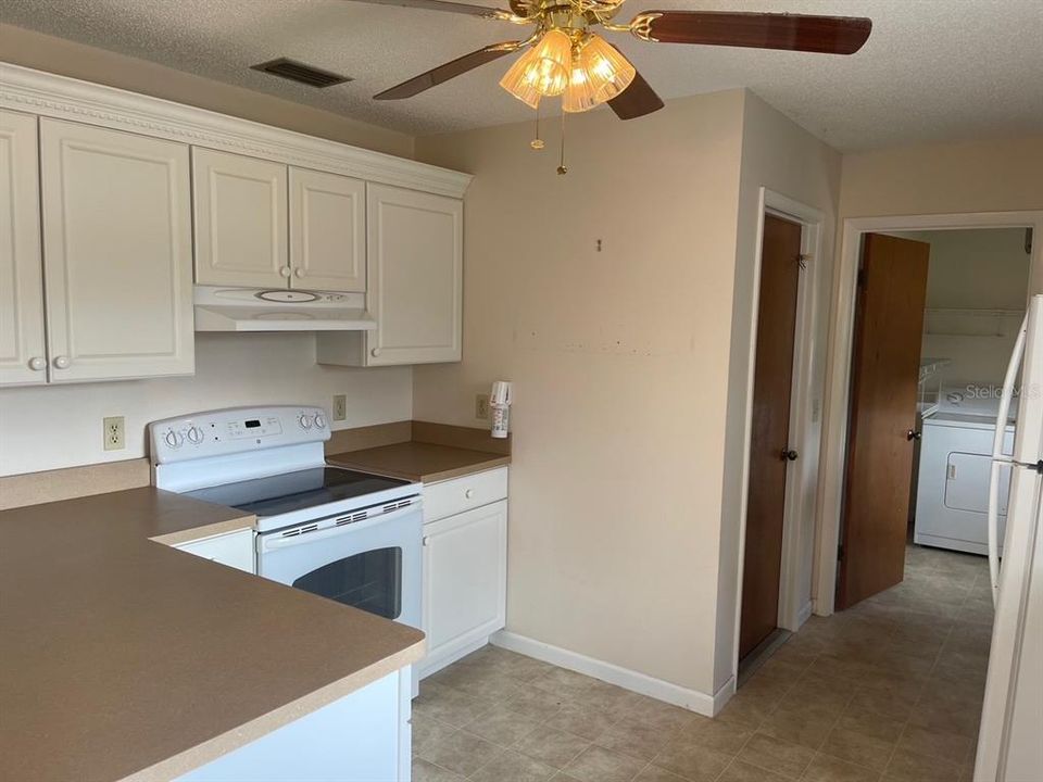 For Sale: $245,000 (2 beds, 2 baths, 1161 Square Feet)