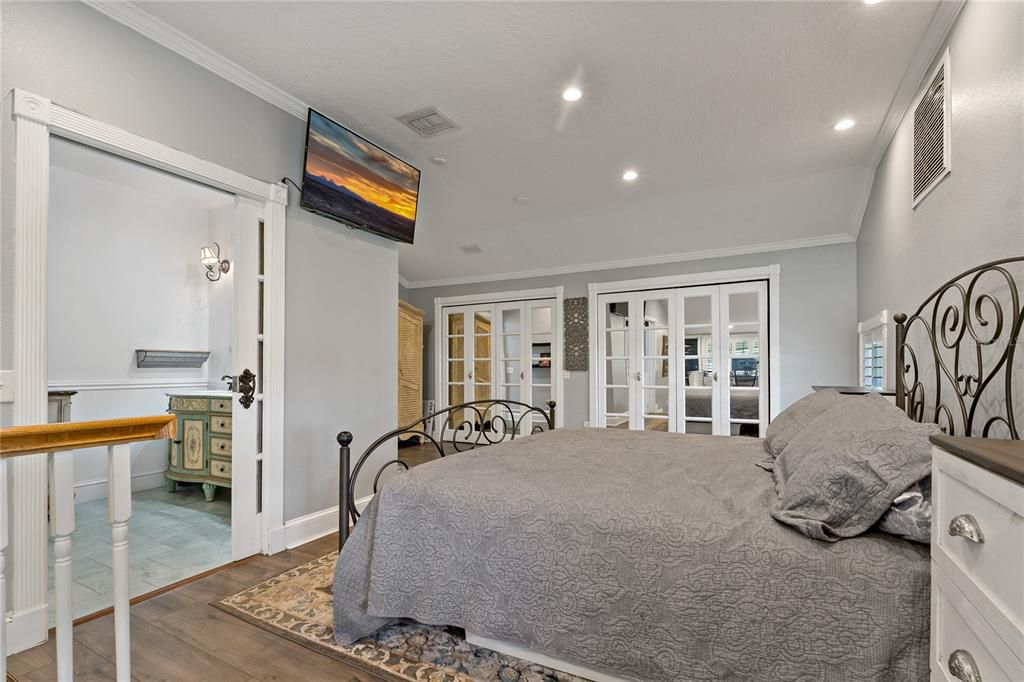 На продажу: $1,075,000 (4 спален, 2 ванн, 2335 Квадратных фут)