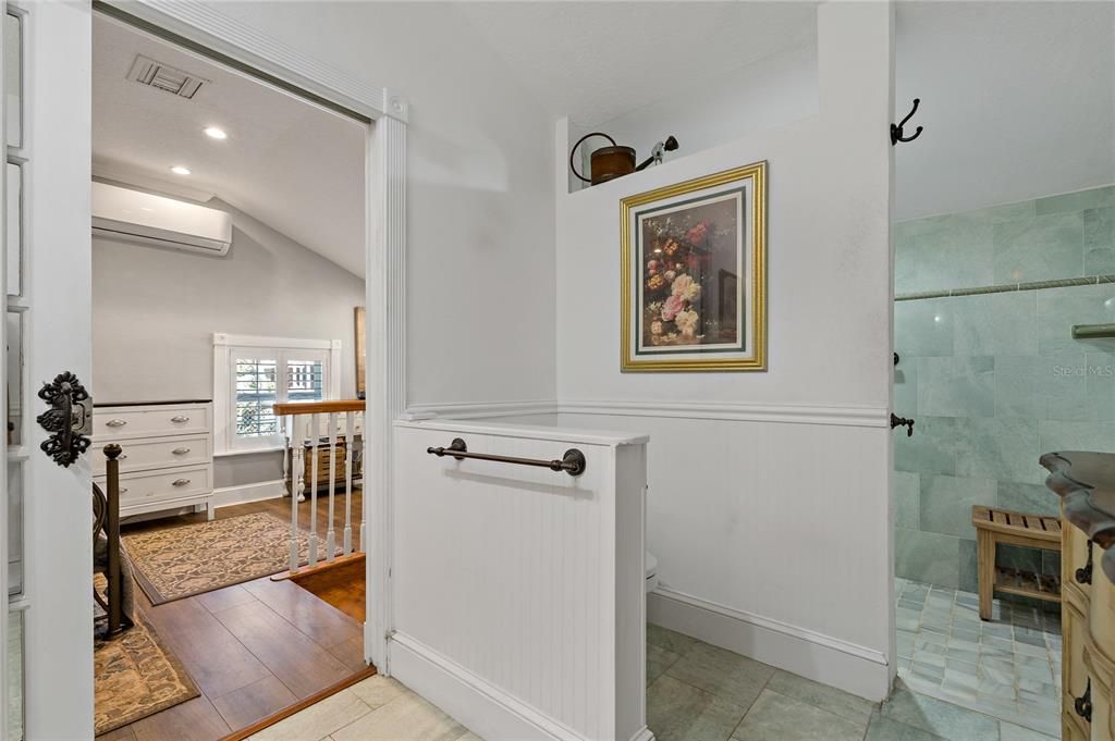 На продажу: $1,075,000 (4 спален, 2 ванн, 2335 Квадратных фут)