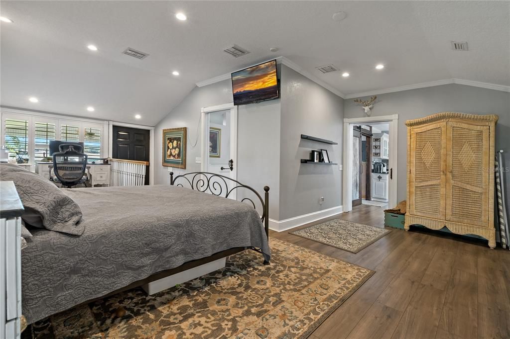 На продажу: $1,075,000 (4 спален, 2 ванн, 2335 Квадратных фут)