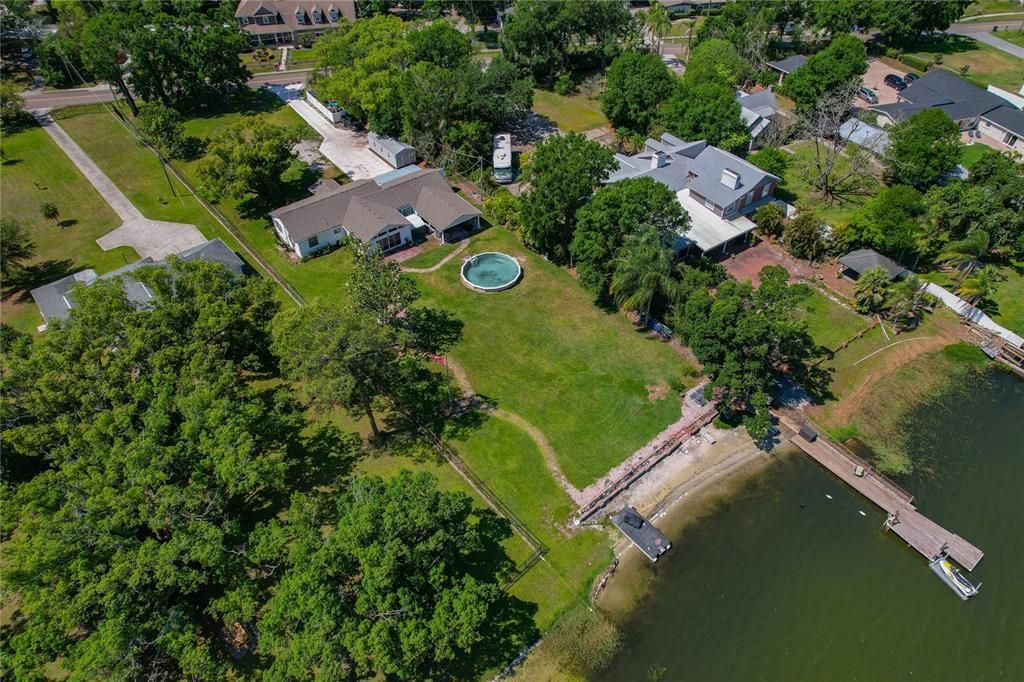 На продажу: $1,075,000 (4 спален, 2 ванн, 2335 Квадратных фут)