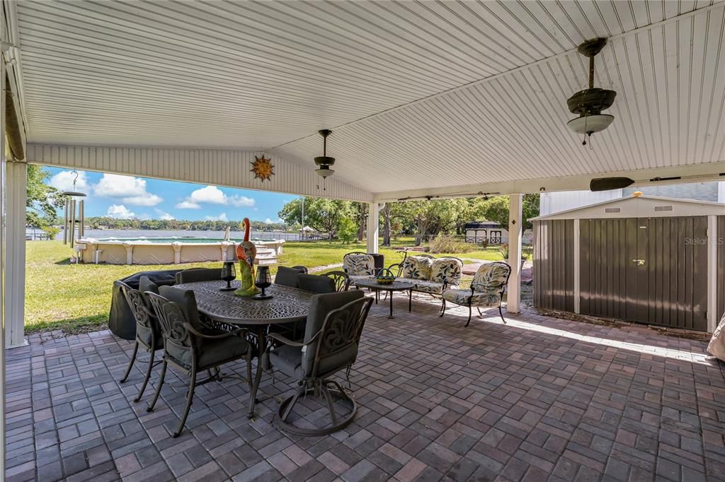 На продажу: $1,075,000 (4 спален, 2 ванн, 2335 Квадратных фут)