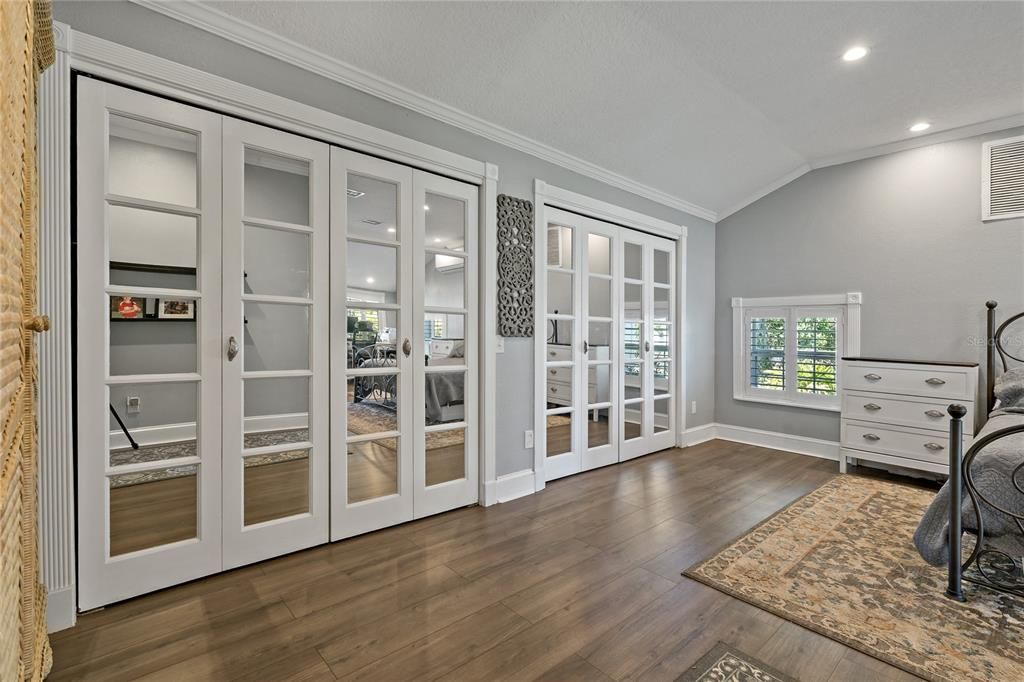 На продажу: $1,075,000 (4 спален, 2 ванн, 2335 Квадратных фут)