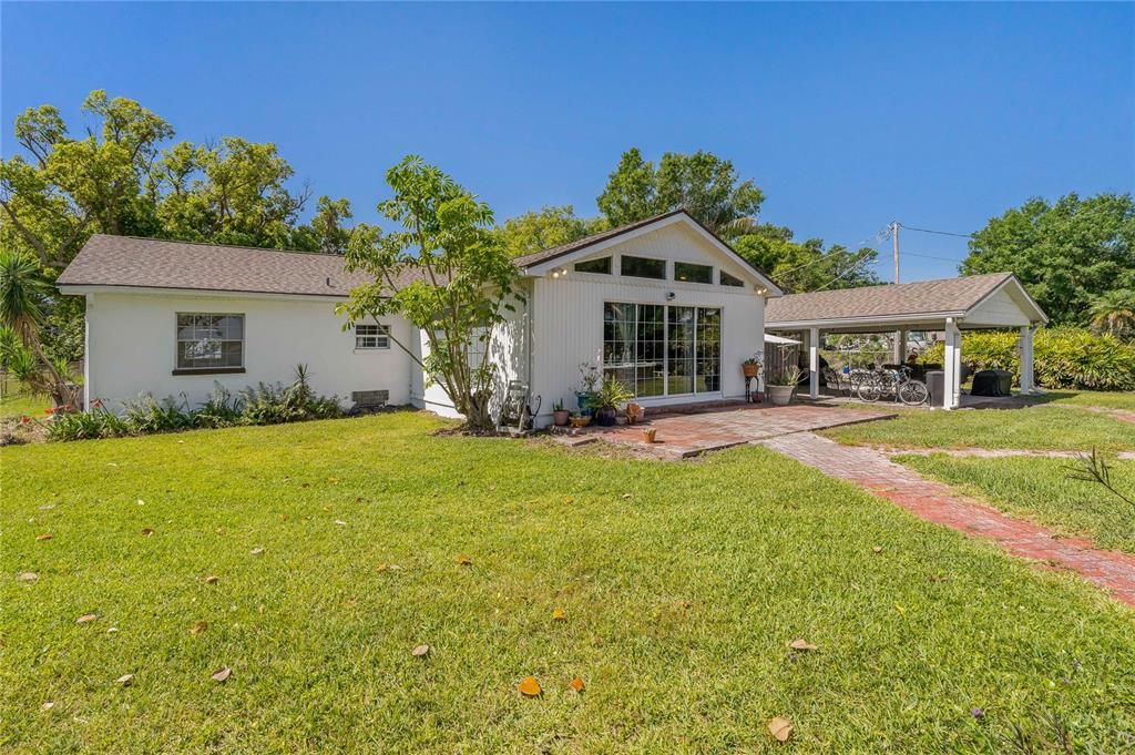 На продажу: $1,075,000 (4 спален, 2 ванн, 2335 Квадратных фут)