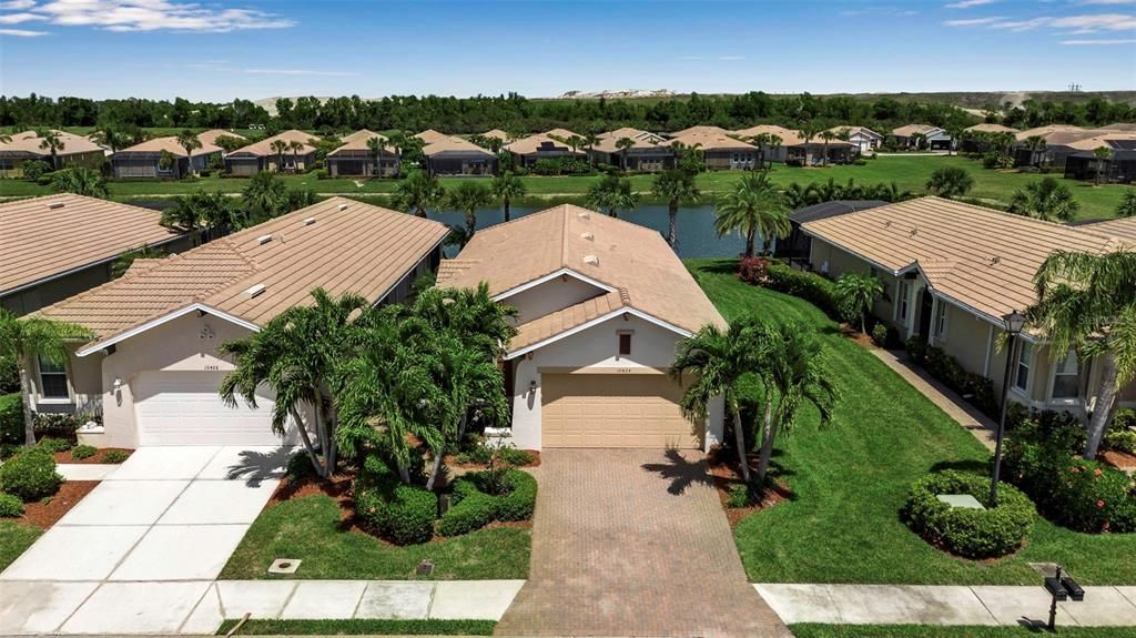 Recently Sold: $425,000 (3 beds, 2 baths, 1591 Square Feet)