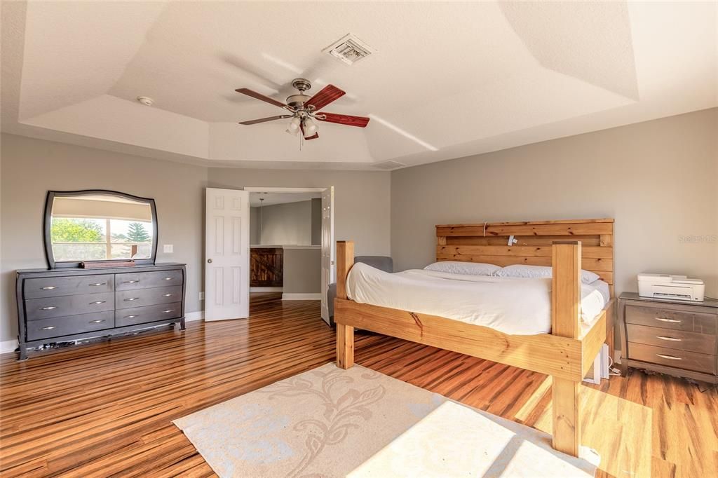 Active With Contract: $600,000 (5 beds, 3 baths, 2909 Square Feet)