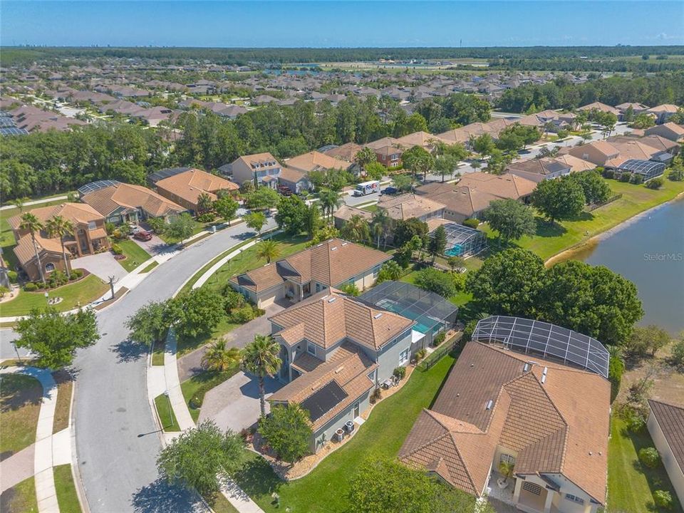 Active With Contract: $600,000 (5 beds, 3 baths, 2909 Square Feet)