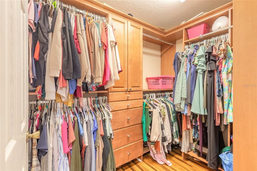 Active With Contract: $600,000 (5 beds, 3 baths, 2909 Square Feet)