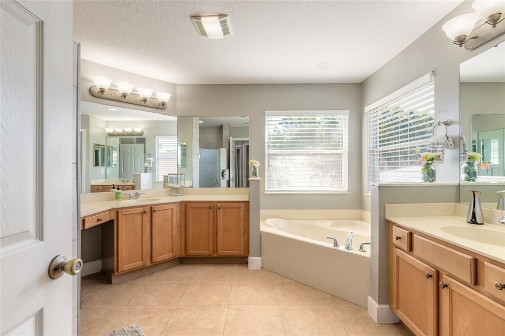 Active With Contract: $600,000 (5 beds, 3 baths, 2909 Square Feet)